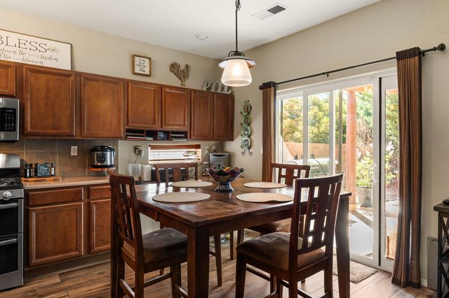 7424 Cedar Waxwing Place NW, Albuquerque, NM 87114
