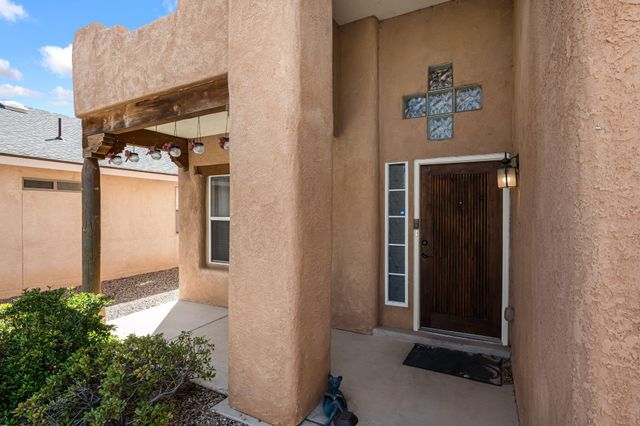 7424 Cedar Waxwing Place NW, Albuquerque, NM 87114