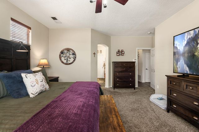 7424 Cedar Waxwing Place NW, Albuquerque, NM 87114