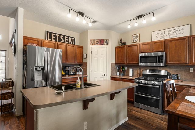 7424 Cedar Waxwing Place NW, Albuquerque, NM 87114