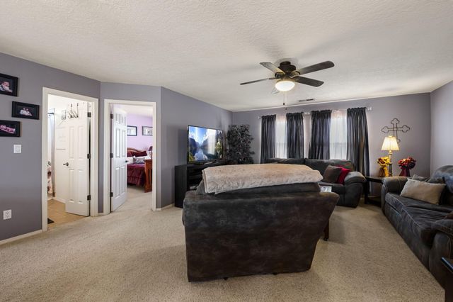 7424 Cedar Waxwing Place NW, Albuquerque, NM 87114