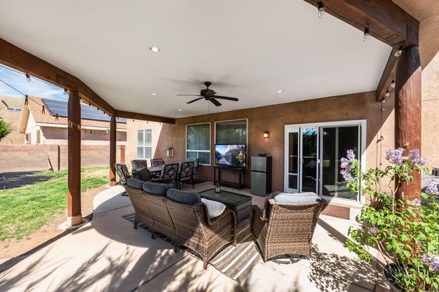 7424 Cedar Waxwing Place NW, Albuquerque, NM 87114
