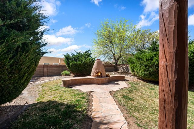 7424 Cedar Waxwing Place NW, Albuquerque, NM 87114