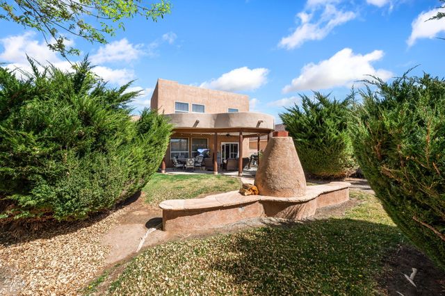 7424 Cedar Waxwing Place NW, Albuquerque, NM 87114
