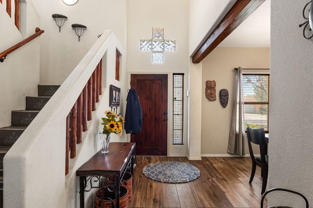 7424 Cedar Waxwing Place NW, Albuquerque, NM 87114