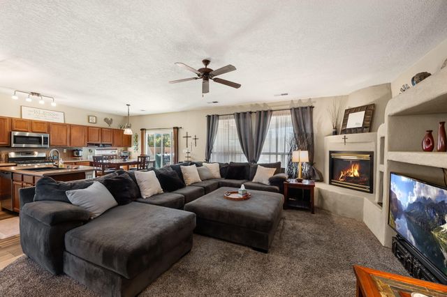 7424 Cedar Waxwing Place NW, Albuquerque, NM 87114