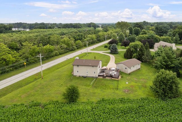 1814 Big Island Parkway, Rock Island, IL 61201