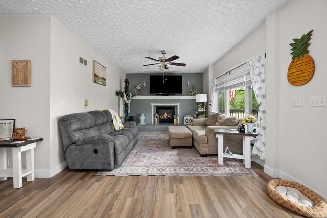 1814 Big Island Parkway, Rock Island, IL 61201