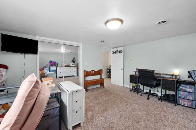 1814 Big Island Parkway, Rock Island, IL 61201