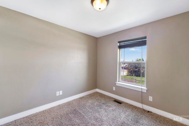 608 Braden Ct, Twin Falls, ID 83301