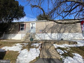 57 RIDGEDALE AVE, New Providence, PA 17560