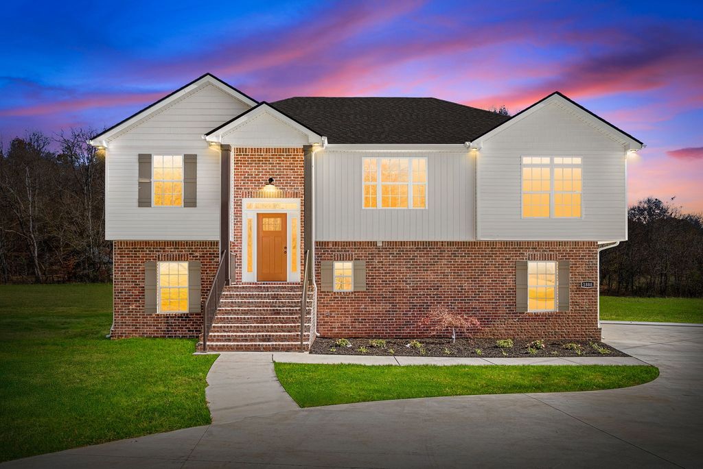 1988 Flats Road, Cunningham, TN 37052