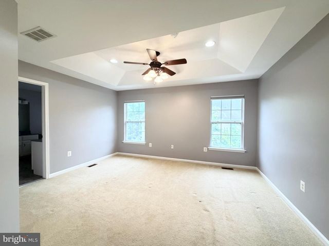 17 MILLER CIR, Pennington, NJ 08534