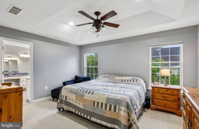 17 MILLER CIR, Pennington, NJ 08534