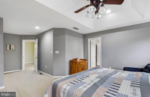17 MILLER CIR, Pennington, NJ 08534