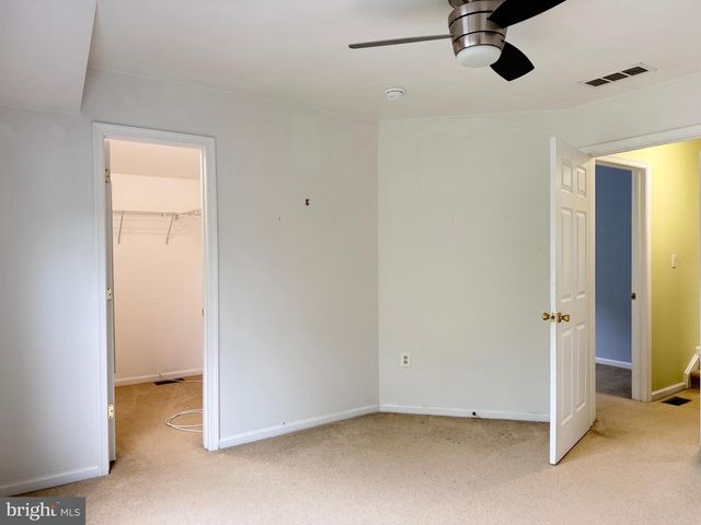 17 MILLER CIR, Pennington, NJ 08534