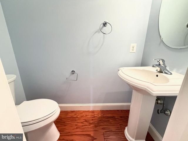 17 MILLER CIR, Pennington, NJ 08534