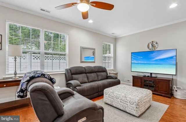 17 MILLER CIR, Pennington, NJ 08534