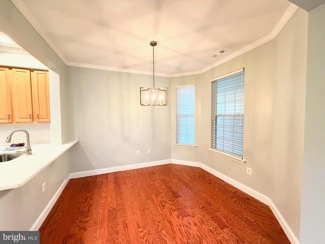 17 MILLER CIR, Pennington, NJ 08534