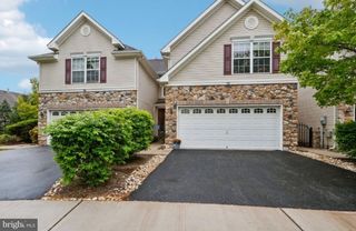 17 MILLER CIR, Pennington, NJ 08534