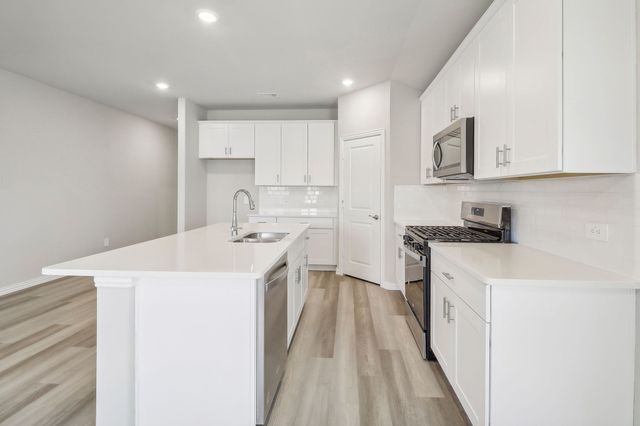 2214 Mustang Way, Seagoville, TX 75159