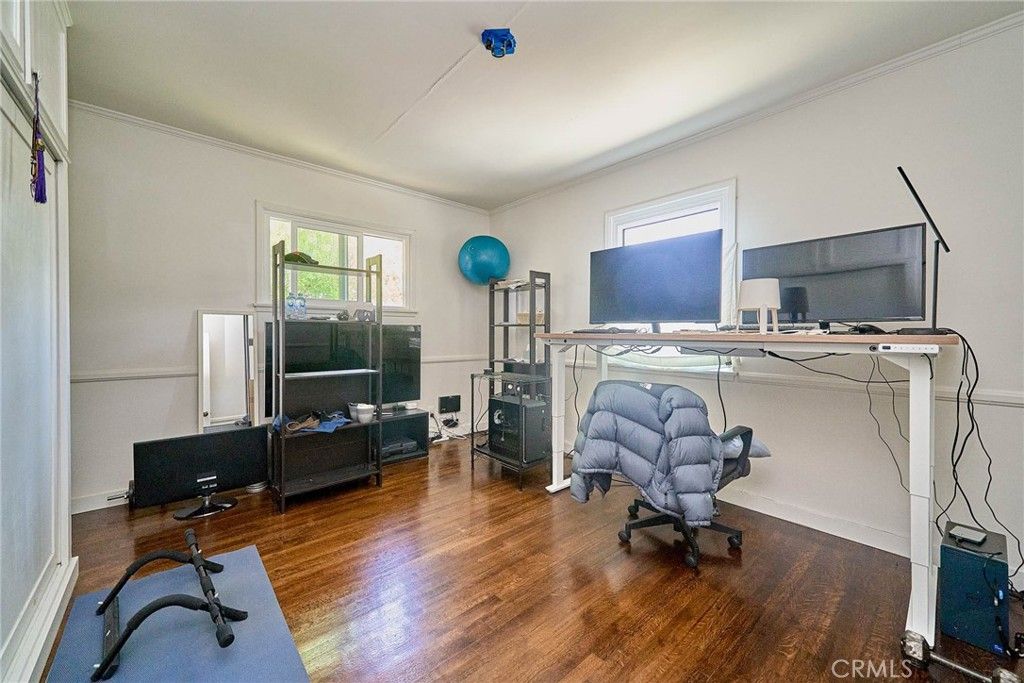 Image 11 of property listing at 21901 Ladeene Avenue, Torrance, CA 90503