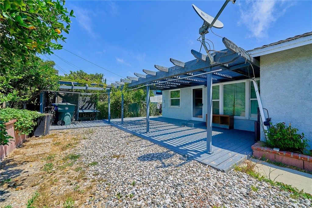 Image 15 of property listing at 21901 Ladeene Avenue, Torrance, CA 90503