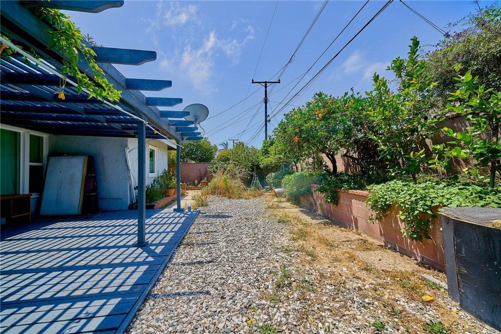 Image 2 of property listing at 21901 Ladeene Avenue, Torrance, CA 90503