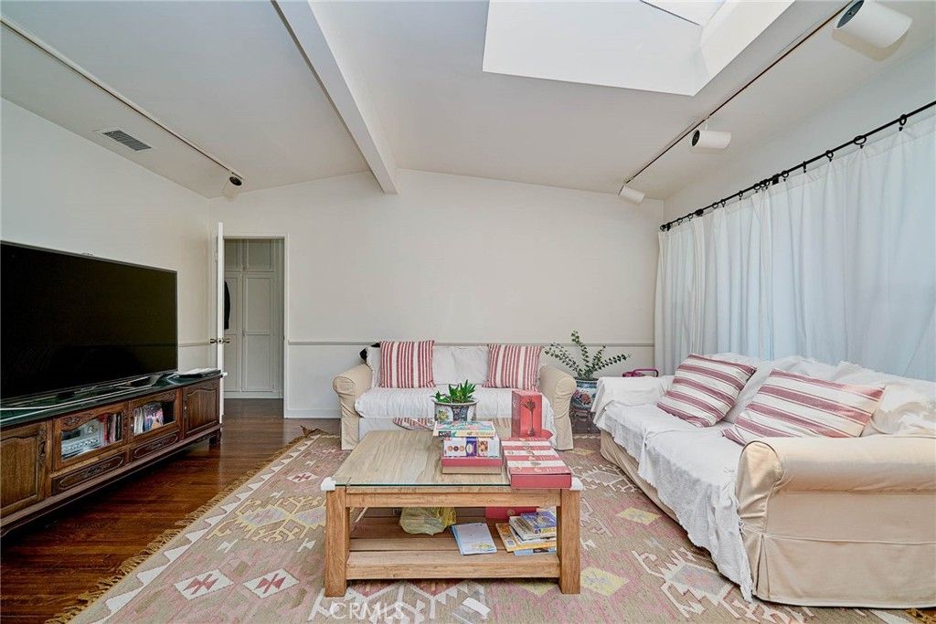 Image 8 of property listing at 21901 Ladeene Avenue, Torrance, CA 90503