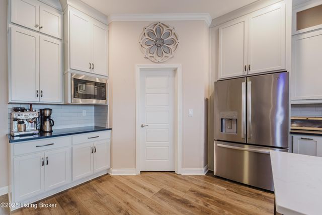 6366 Clore Ln, Crestwood, KY 40014