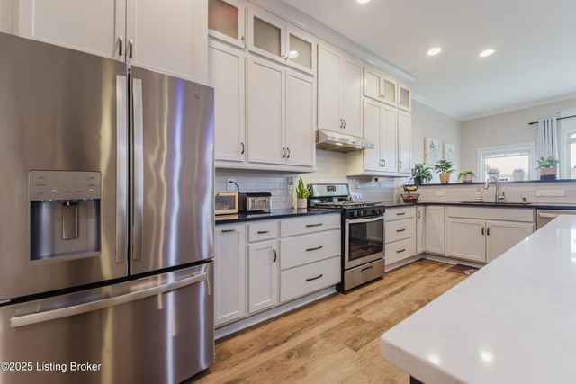 6366 Clore Ln, Crestwood, KY 40014