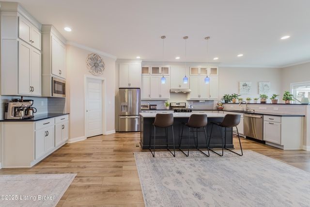 6366 Clore Ln, Crestwood, KY 40014