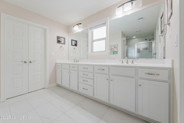 6366 Clore Ln, Crestwood, KY 40014