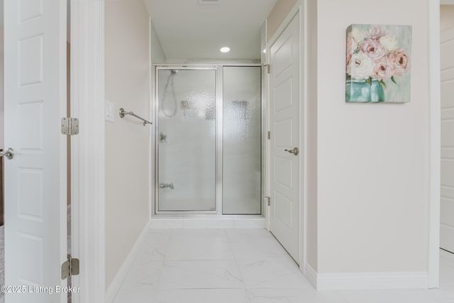 6366 Clore Ln, Crestwood, KY 40014