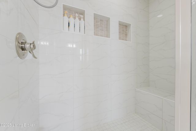 6366 Clore Ln, Crestwood, KY 40014