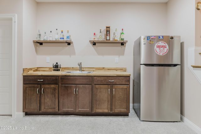 6366 Clore Ln, Crestwood, KY 40014