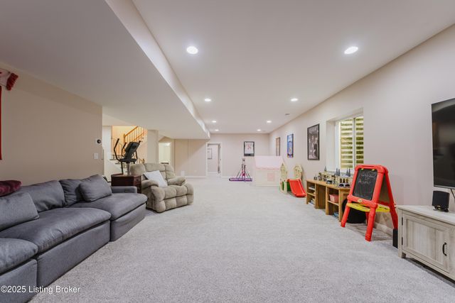 6366 Clore Ln, Crestwood, KY 40014