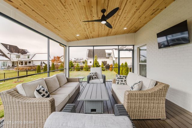 6366 Clore Ln, Crestwood, KY 40014