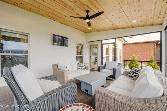 6366 Clore Ln, Crestwood, KY 40014