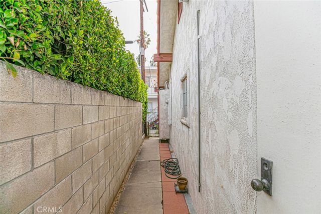 208 S Louise Street, Glendale, CA 91205