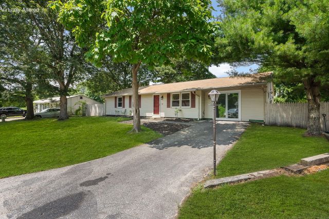 20 Terry Lane E, Wareham, MA 02571