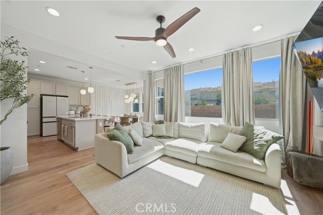 4243 Adishian 104, Corona, CA 92883