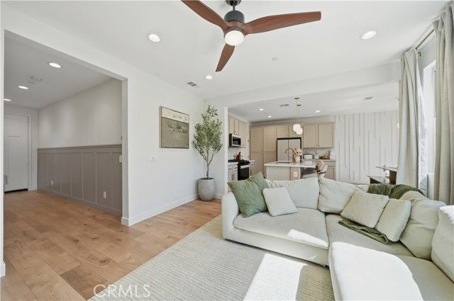 4243 Adishian 104, Corona, CA 92883