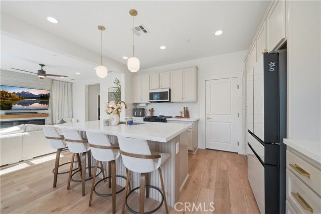 4243 Adishian 104, Corona, CA 92883