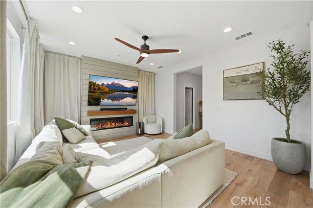 4243 Adishian 104, Corona, CA 92883