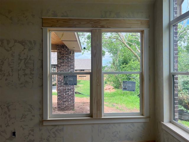 10033 SW 27th Street, Yukon, OK 73099