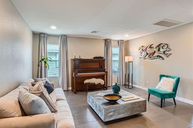 18021 Prairie Verbena LN, Elgin, TX 78621