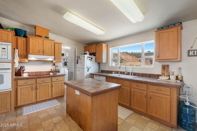 10677 E PEANUT Drive, Dewey, AZ 86327