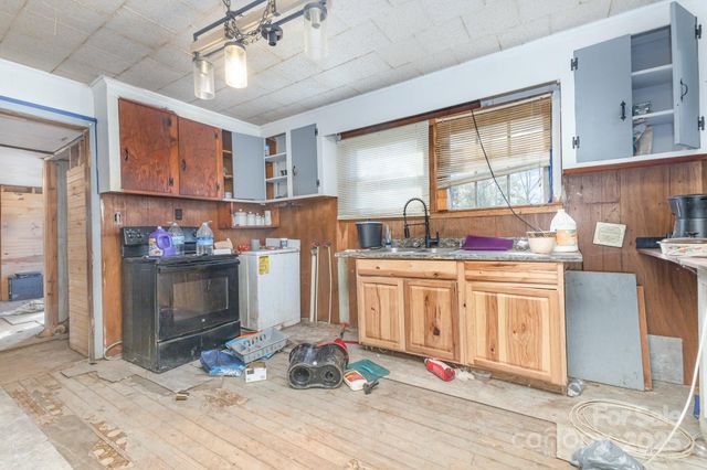 617 Hames Ridge Road, Mooresboro, NC 28114