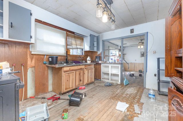 617 Hames Ridge Road, Mooresboro, NC 28114